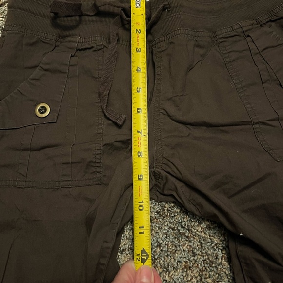 Stylish Ankle & Cropped Pants in Black, Blue, Brown, and Tan. 4 Retro Capri’s - Picture 10 of 16